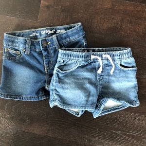 Pair of Girls 5T Stretch Denim Shorts